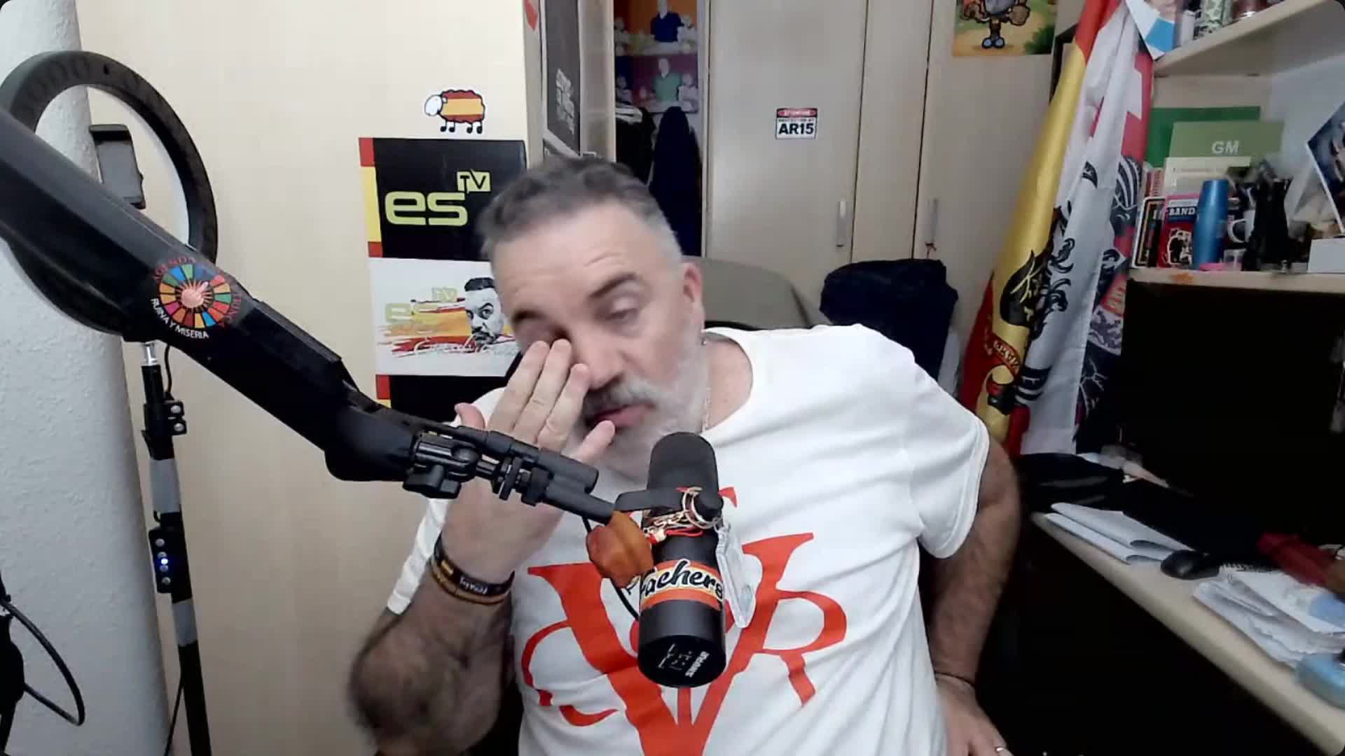 La equidistancia y no enfrentar es otra forma de darles la razón
